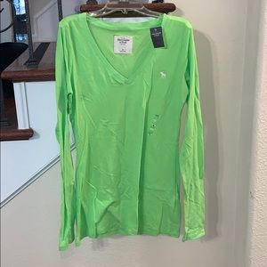 Green long sleeve tee